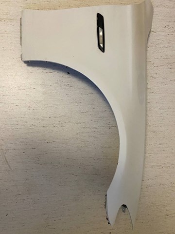 Переднє праве крило 41357248660 BMW