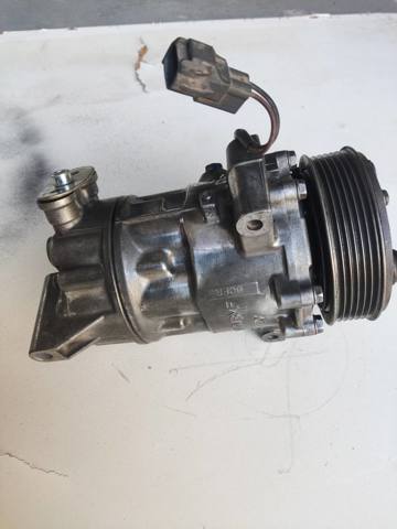 Компресор системи кондиціювання 51868880 FIAT