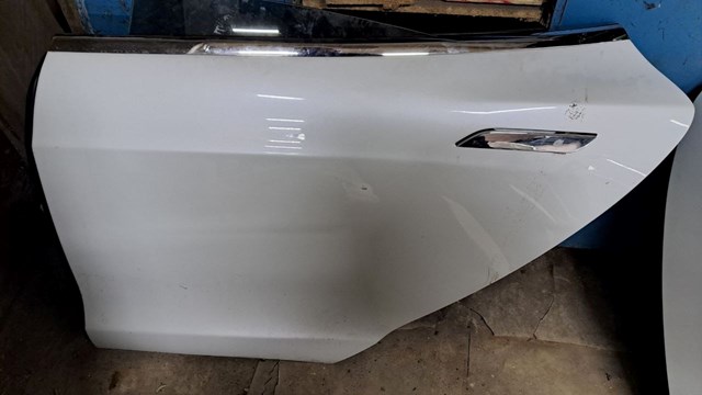 Двері пасажирськи задні ліві Tesla Model S