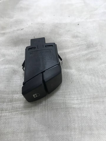 Кнопка включення аварійної сигналізації 61319161896 BMW