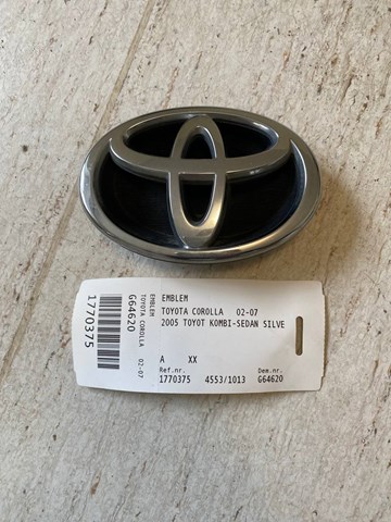 Фірмовий значок решітки радіатора 7531102120 TOYOTA