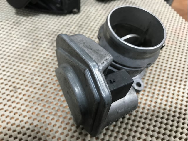 Дросільна заслінка в зборі 780437301 BMW