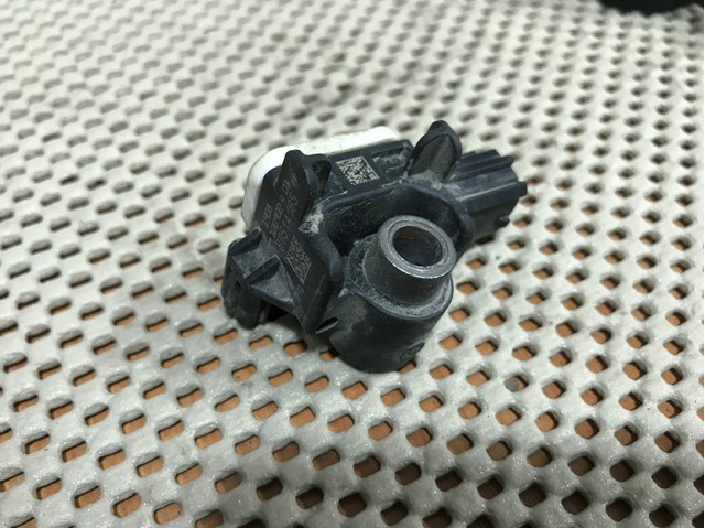 Датчик подушки безпеки 8651A165 MITSUBISHI