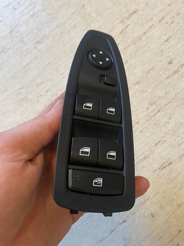 Кнопки переднього лівого склопід'ємника 9208109 BMW