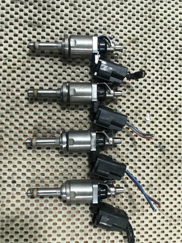 Форсунка дизельна в зборі, розпилювач + тримач PE0113250B MAZDA