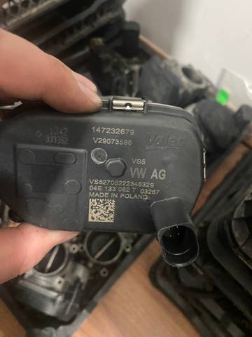 Дросільна заслінка в зборі V29073596 VAG