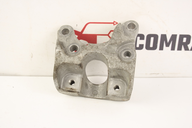Кронштейн подушки (опори) двигуна, задньої 113325NA0A NISSAN