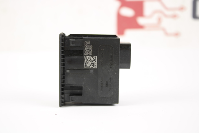 USB-розгалужувач 253316UA0 NISSAN