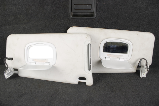 Козирок протисонячний 5VW47MS7AA CHRYSLER
