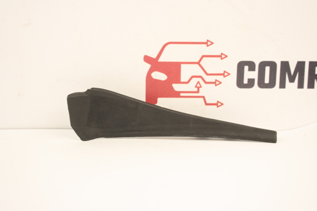 Ущільнювач крила 668944CL0A NISSAN