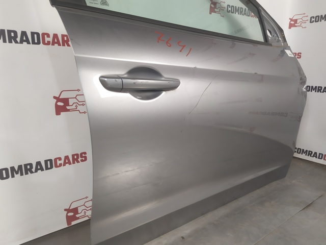 Дверка передня права 76004F2000 HYUNDAI