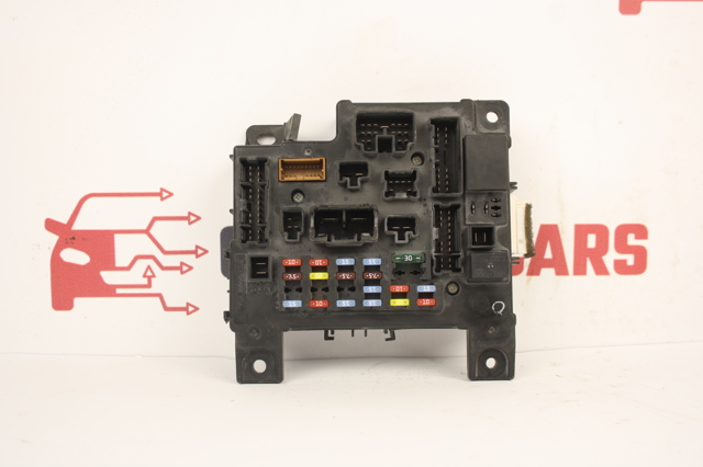 Коробка запобіжників 8637A213 MITSUBISHI