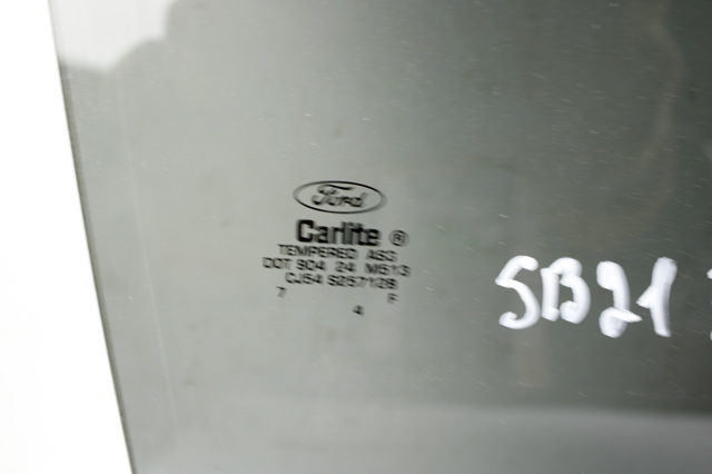 Скло задніх дверей, правих CJ5Z7825712B FORD