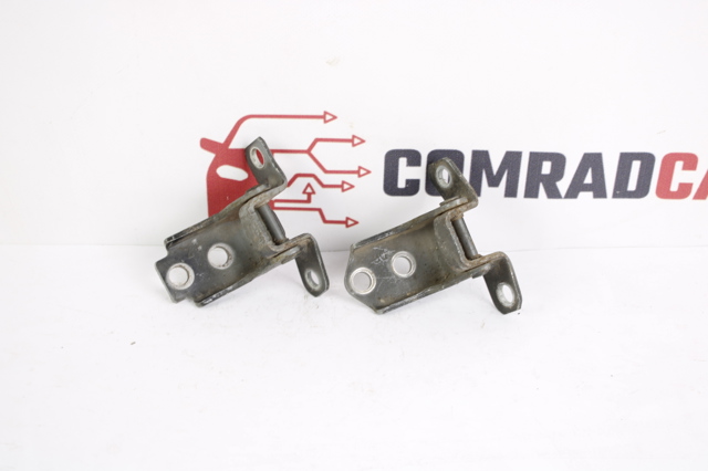 Петля передніх дверей права KD5358210 MAZDA