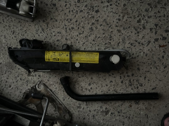 Домкрат автомобільний 3C0011031B VAG