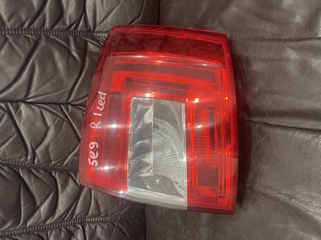 Задні ліхтарі 5E9945096A VAG