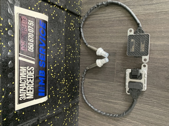 Датчик оксидів азоту NOX, передній A0009058011 MERCEDES