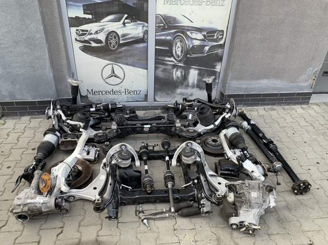 Важіль задньої підвіски верхній, правий A1673503800 MERCEDES