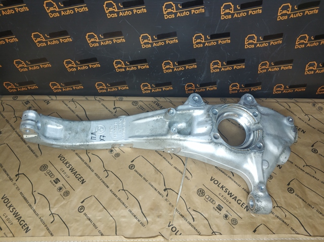 Цапфа - поворотний кулак передній, лівий 31216876655 BMW