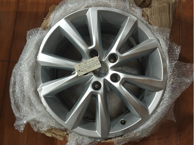 Диски колісні литі (легкосплавні, титанові) 7P6601025C VAG
