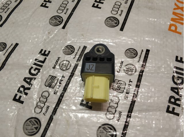 Датчик AIRBAG передній 8983178020 TOYOTA