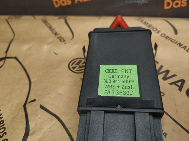 Кнопка аварійної сигналізації 8L0941509H VAG