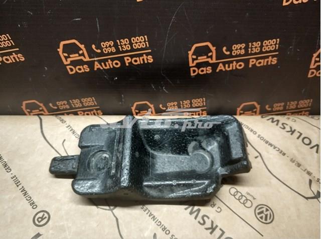 Абсорбер (наповнювач) бампера заднього 8R0807251 VAG