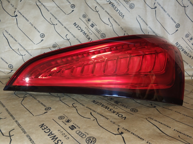 Задні ліхтарі 8R0945094D VAG
