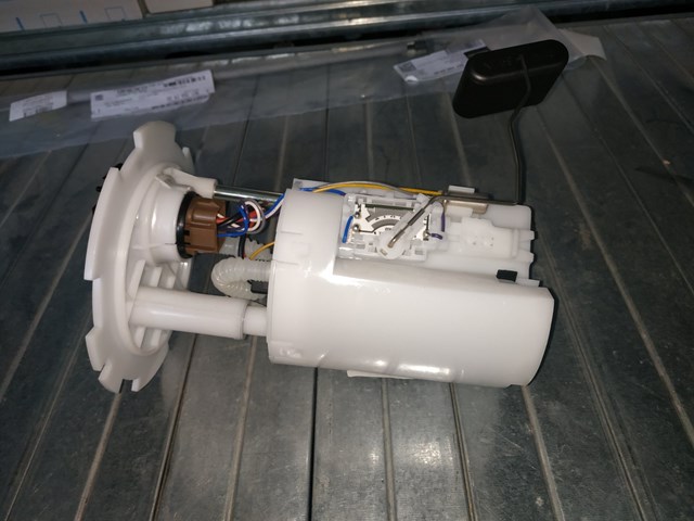 Паливний насос електричний, погружной 95037379 GM