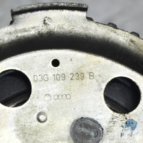 Фланець шестерні розподільного валу 03G109239B VAG
