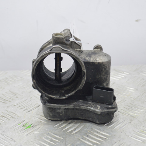 Дросільна заслінка в зборі 03G128063B VAG