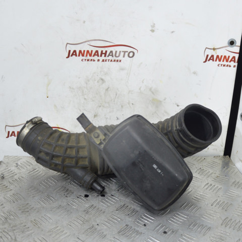 Патрубок повітряний, вихід повітряного фільтра 16576EB300 NISSAN