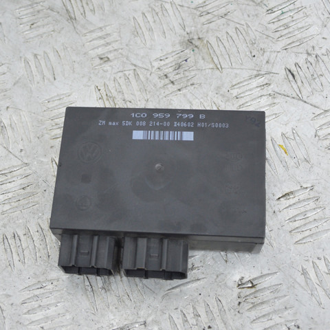 Блок управління центральним замком 1C0959799B VAG