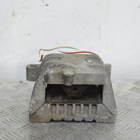 Права подушка мотора 1K0199262BB VAG