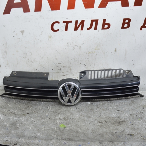 Решітка радіатора 1K9853653A VAG