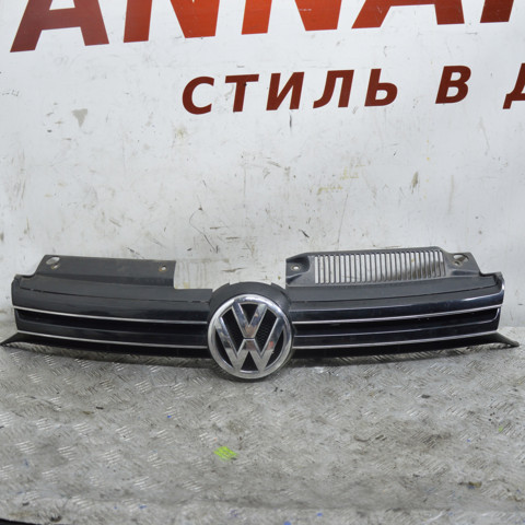 Решітка радіатора 1K9853653A VAG
