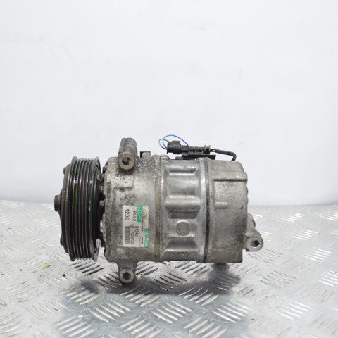 Компресор кондиціонера 22861236 GM