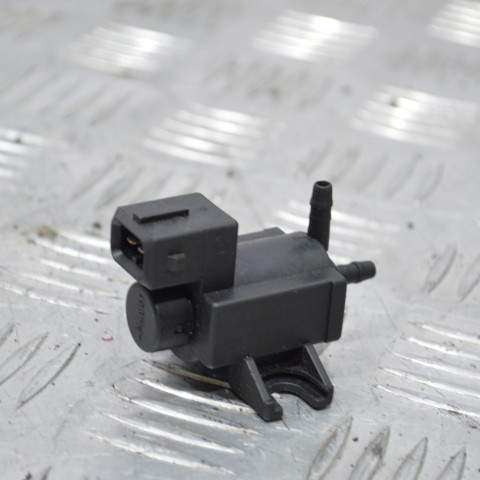 Клапан соленоїд регулювання заслонки EGR 258600R010 TOYOTA