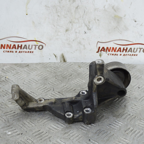 Кронштейн генератора 374724A011 HYUNDAI