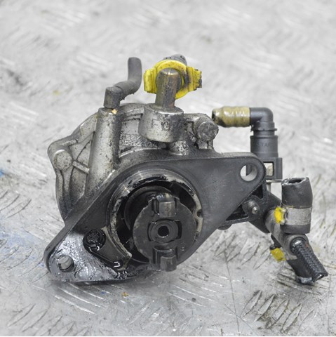 Насос вакуумний 55193232 OPEL