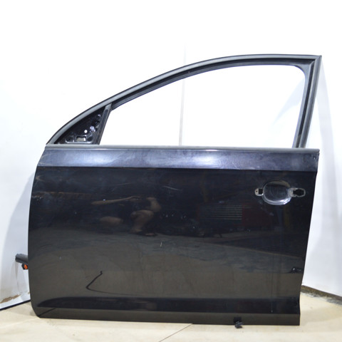 Водійські двері 5JA831051C VAG