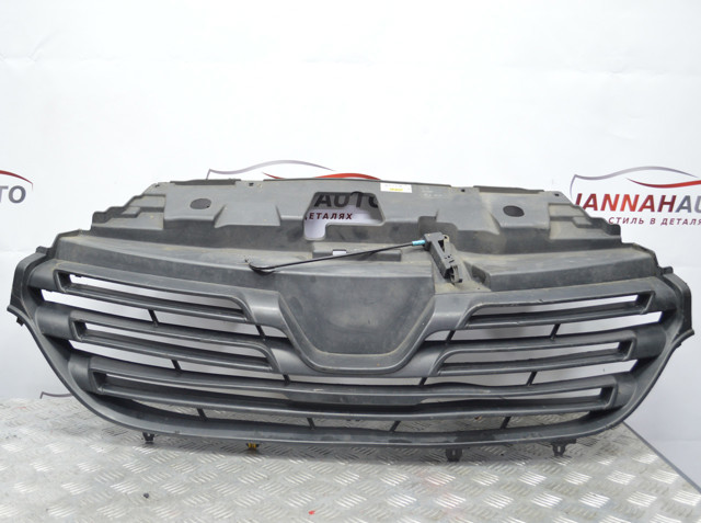 Захисна решітка радіатора 623108673R RENAULT