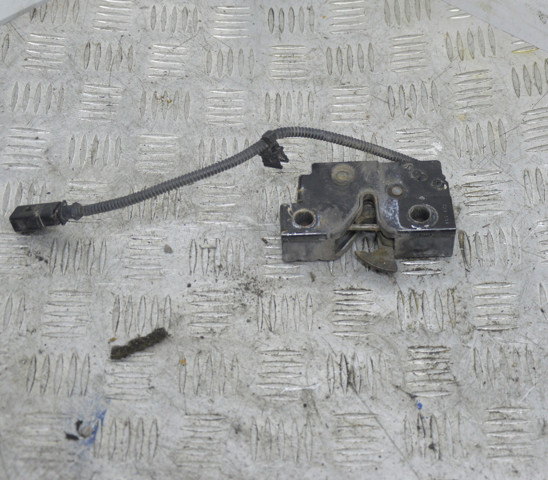Замок капота 6J0823509 VAG
