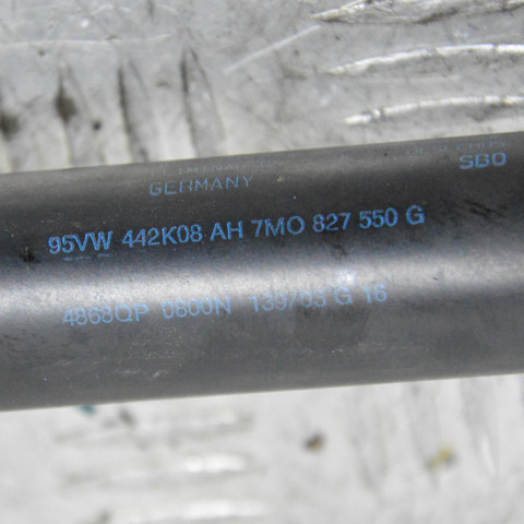 Амортизатор двері задньої 7M0827550G VAG