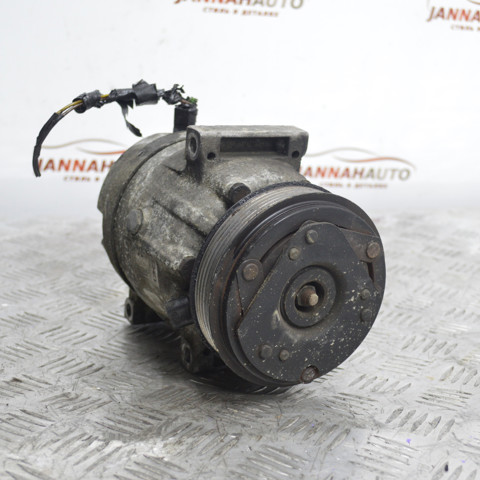 Компресор системи кондиціювання 8200424250 RENAULT