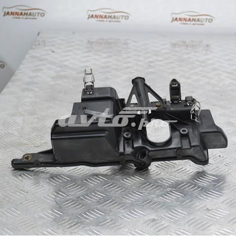 Кришка двигуна декоративна 8200468152 RENAULT