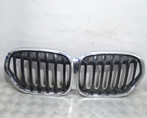 Решітка радіатора 8493451 BMW