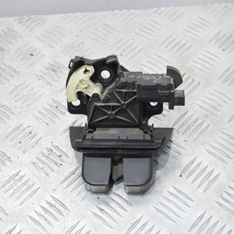 Замок кришки багажника 8P4827505B VAG
