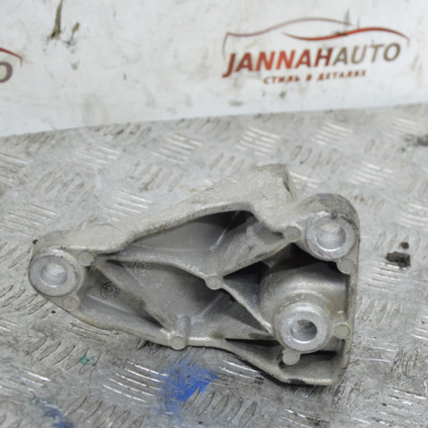 Подушка коробки передач 8V517M125AC FORD