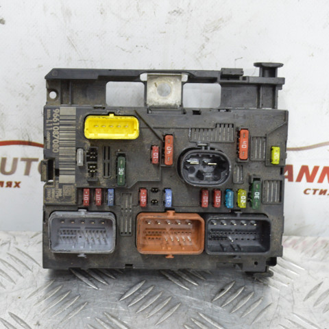 Коробка запобіжників 9661087080 PEUGEOT